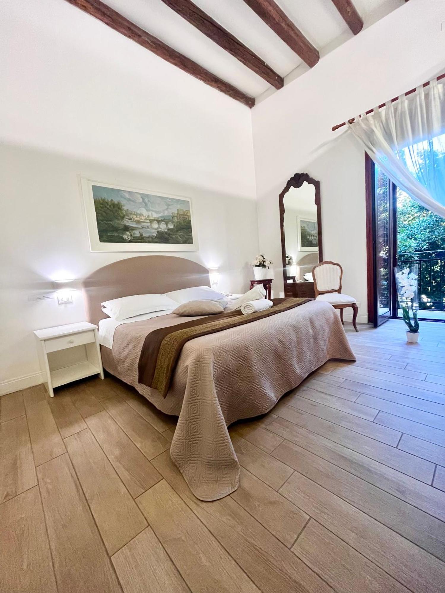Giulio Cesare 14, 3* Palermo
