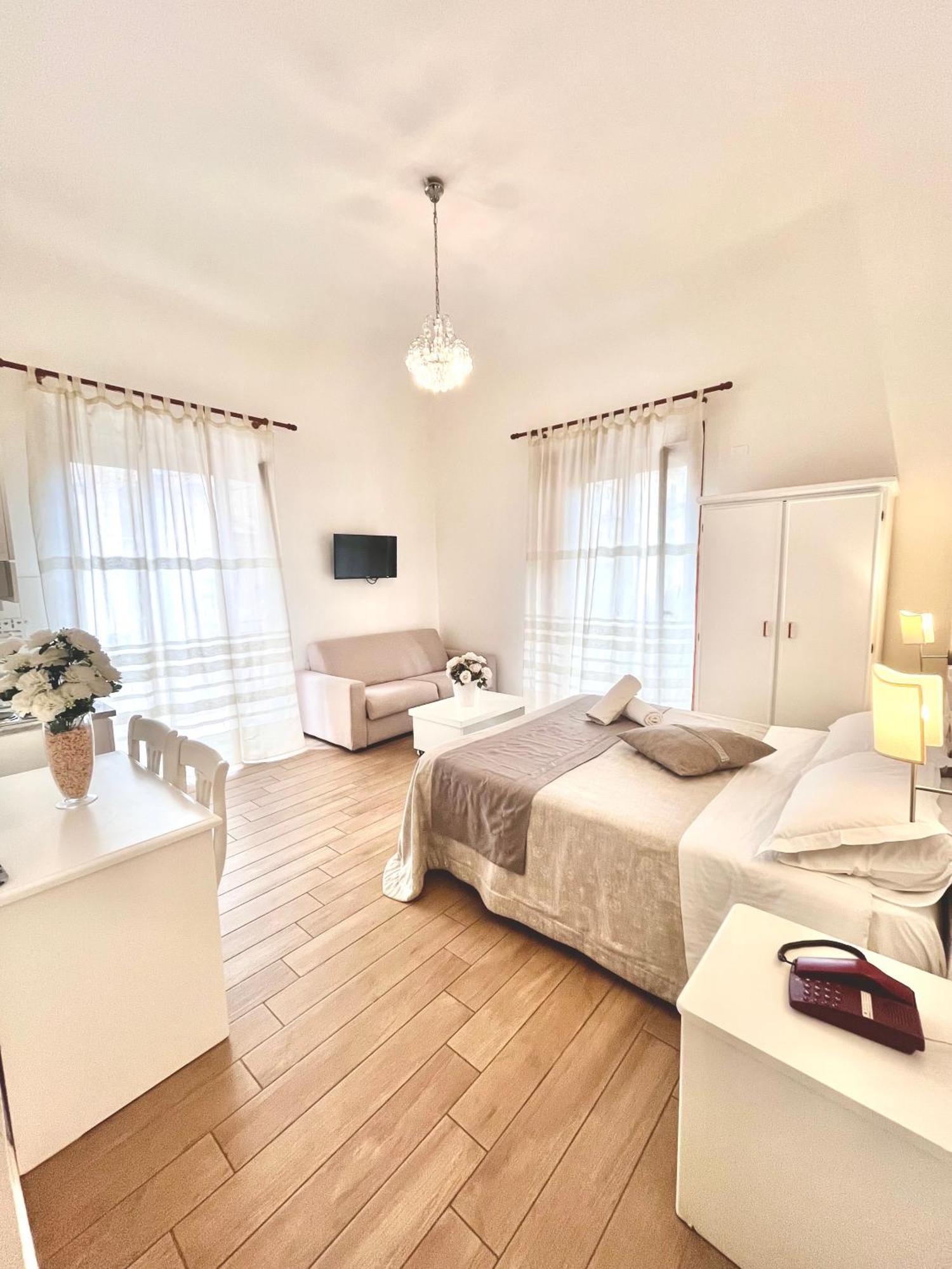 Giulio Cesare 14, 3* Palermo