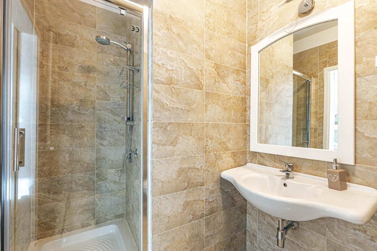 Giulio Cesare 14, Hotel 3*